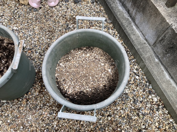 2025年5月第2週レポート_プランターに土を作る06