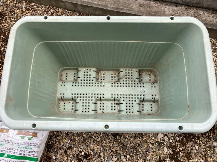 2025年5月第2週レポート_プランター2に土を作る01