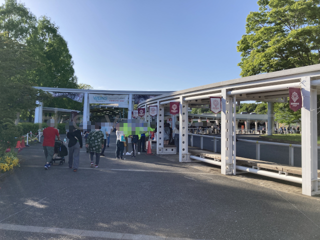正門のバスターミナルその2