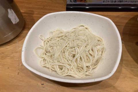 【麺達】ベトコンラーメンの替え玉は細麺