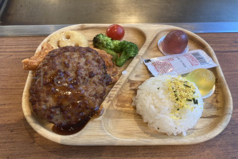 メガインディアンズ緑白土店_