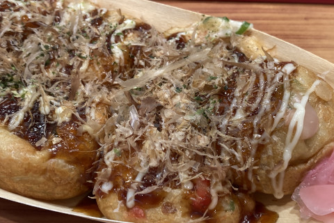 【たこ寿】たこやき甘口ソース出来立てアツアツ