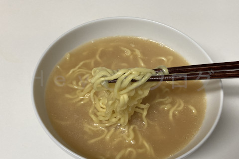 辛みそきん番外編_マルちゃん正麺ごま豆乳の生めん感覚もちもち麺