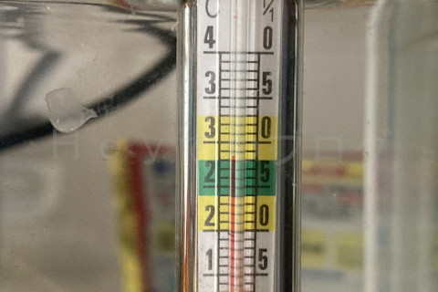 金魚日予知2507a_温度が28度の危険な状態に